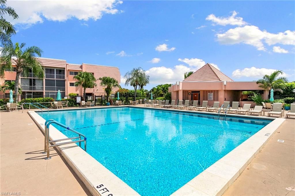300 Forest Lakes Blvd, Unit 112, Naples, FL 34105 Photo