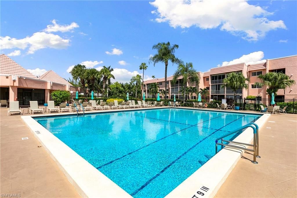 300 Forest Lakes Blvd, Unit 112, Naples, FL 34105 Photo