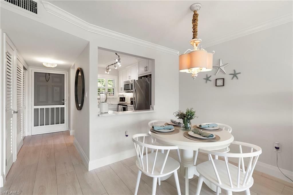 300 Forest Lakes Blvd, Unit 112, Naples, FL 34105 Photo