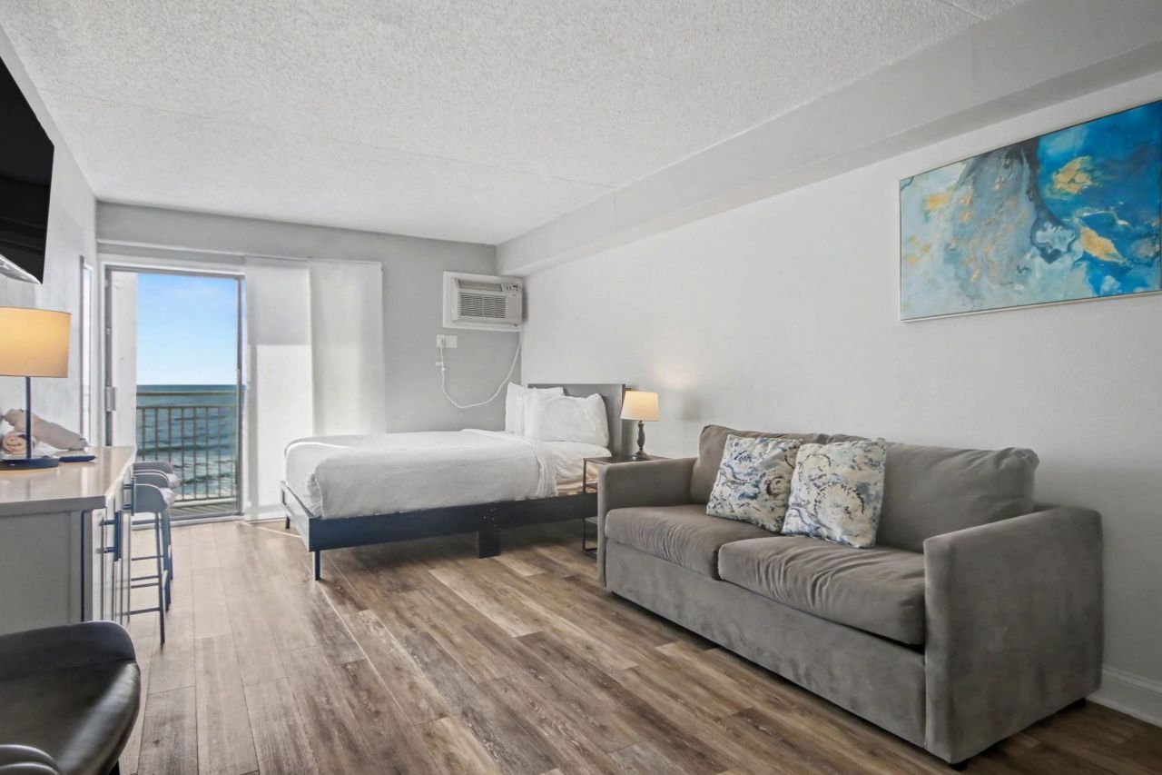 1207 S Ocean Blvd. S  Photo 6