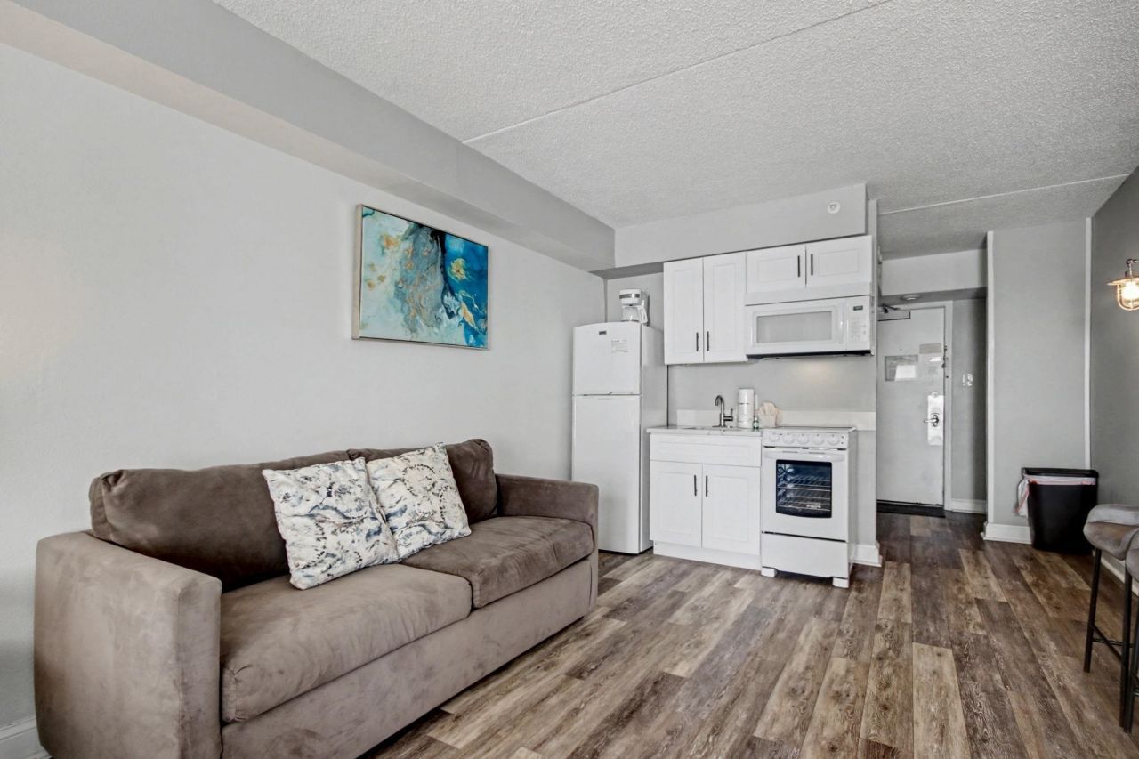 1207 S Ocean Blvd. S  Photo 9