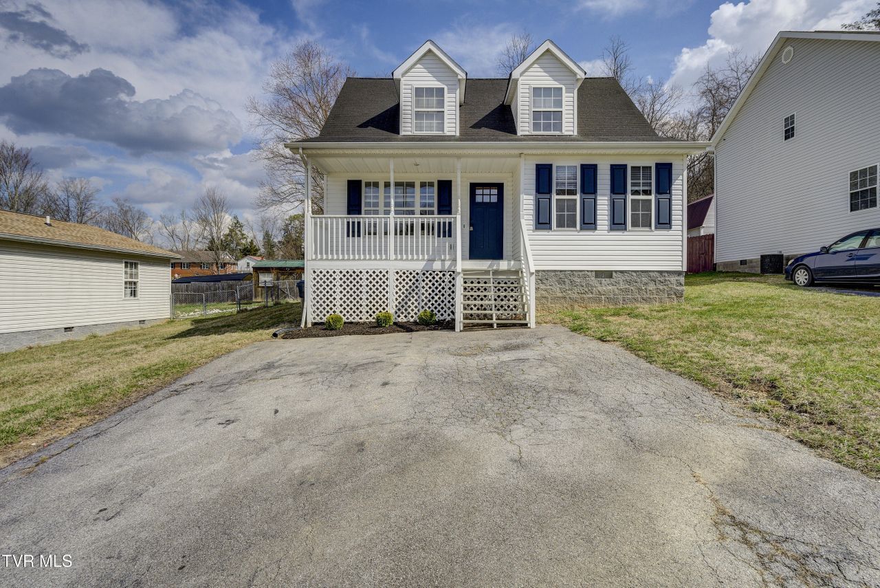 121 Saint James Place, Bristol, TN 37620 Main Photo