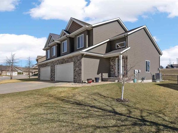 816 Buck St, Tiffin, IA 52340