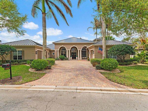 9980 SE Sandpine Lane, Hobe Sound, FL 33455