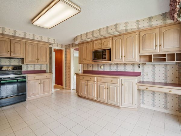 100 Thompson Drive SE, Unit 212, Cedar Rapids, IA 52403