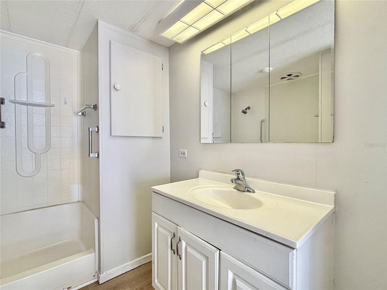 7028 Mount Jupiter Drive Ne, Unit 601, Saint Petersburg, FL 33702 Photo