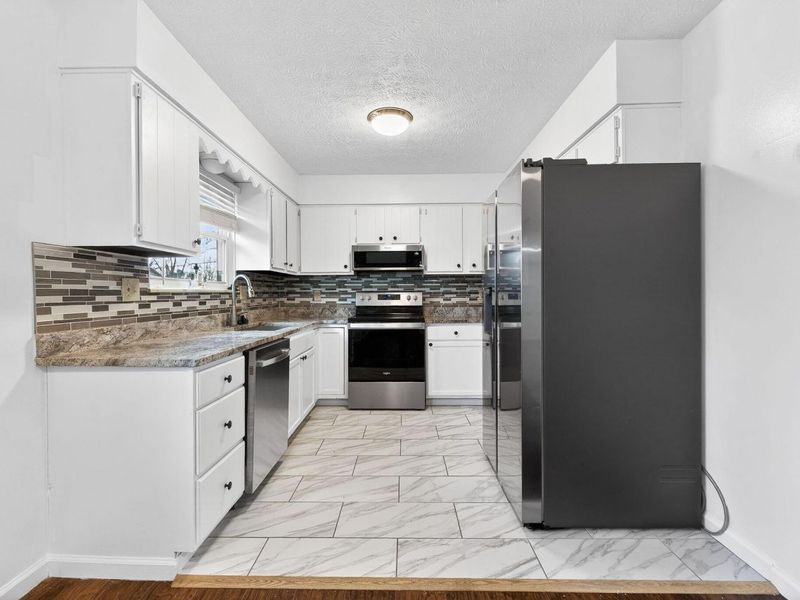 292 Moorfield Drive , Columbus, OH 43230 Photo 18