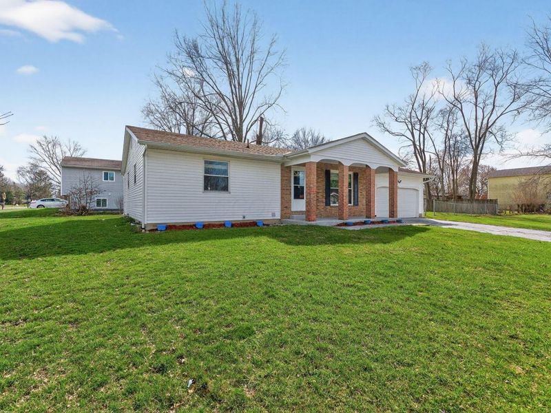 292 Moorfield Drive , Columbus, OH 43230 Photo 3