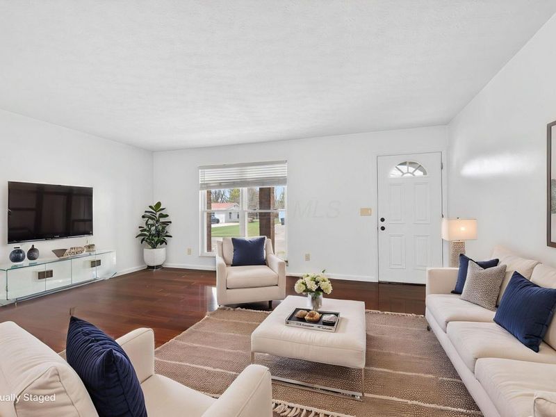 292 Moorfield Drive , Columbus, OH 43230 Photo 6