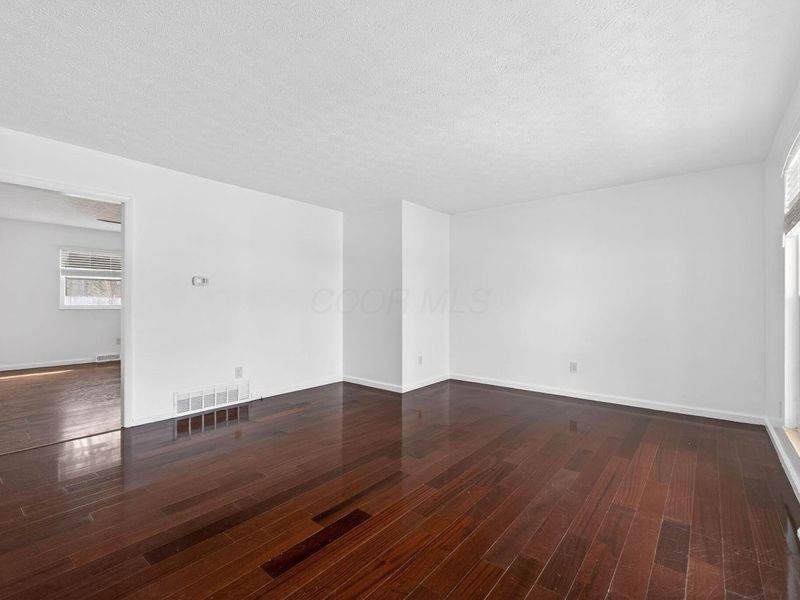 292 Moorfield Drive , Columbus, OH 43230 Photo 9