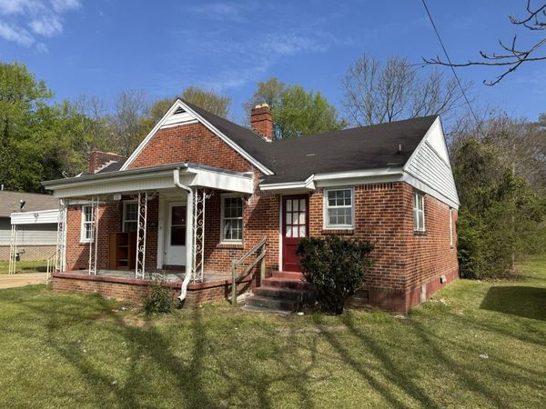 111 Brown, Columbus, MS 39702