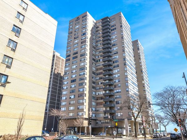 6301 N Sheridan Road, Unit 23J, Chicago, IL 60660