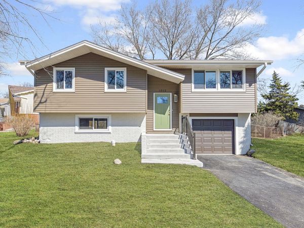 1512 Syracuse Lane, Schaumburg, IL 60193