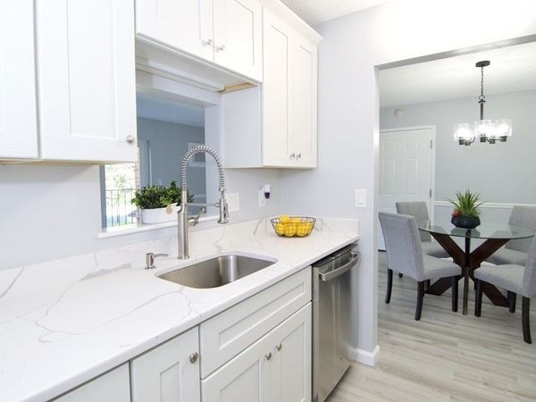 22 Maple Crest Cir, Unit E, Holyoke, MA 01040