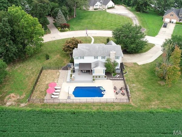 5148 Live Oak Drive , Smithton, IL 62285