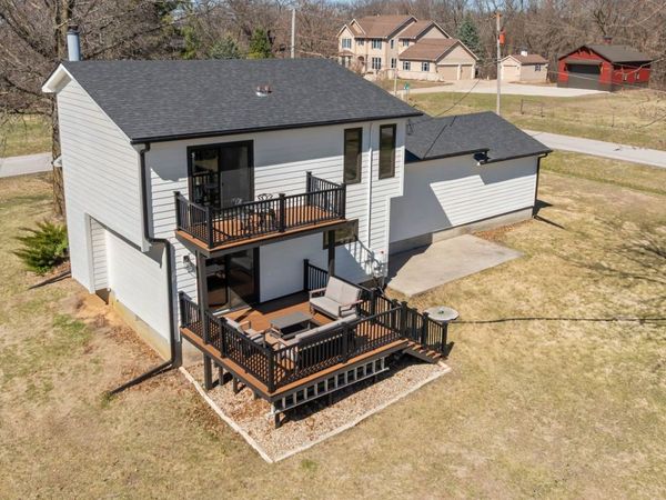 8837 NW 71st Court, Johnston, IA 50131