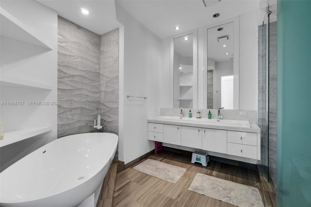 900 Brickell Key Blvd , Unit 2904, Miami, FL 33131 Photo