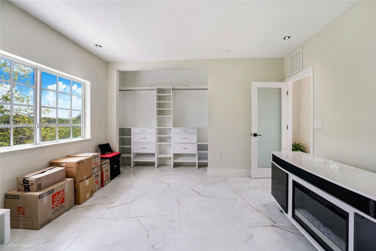 1851 NW 32nd Ave, Miami, FL 33125 Photo