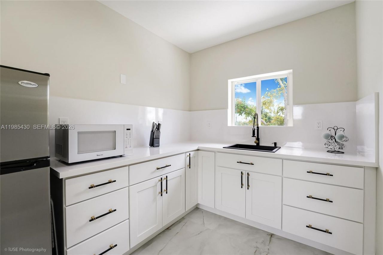 1851 NW 32nd Ave, Miami, FL 33125 Photo