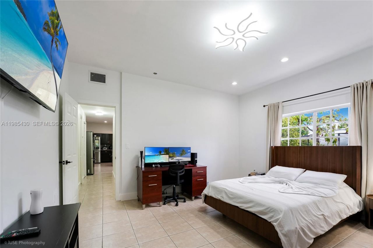 1851 NW 32nd Ave, Miami, FL 33125 Photo