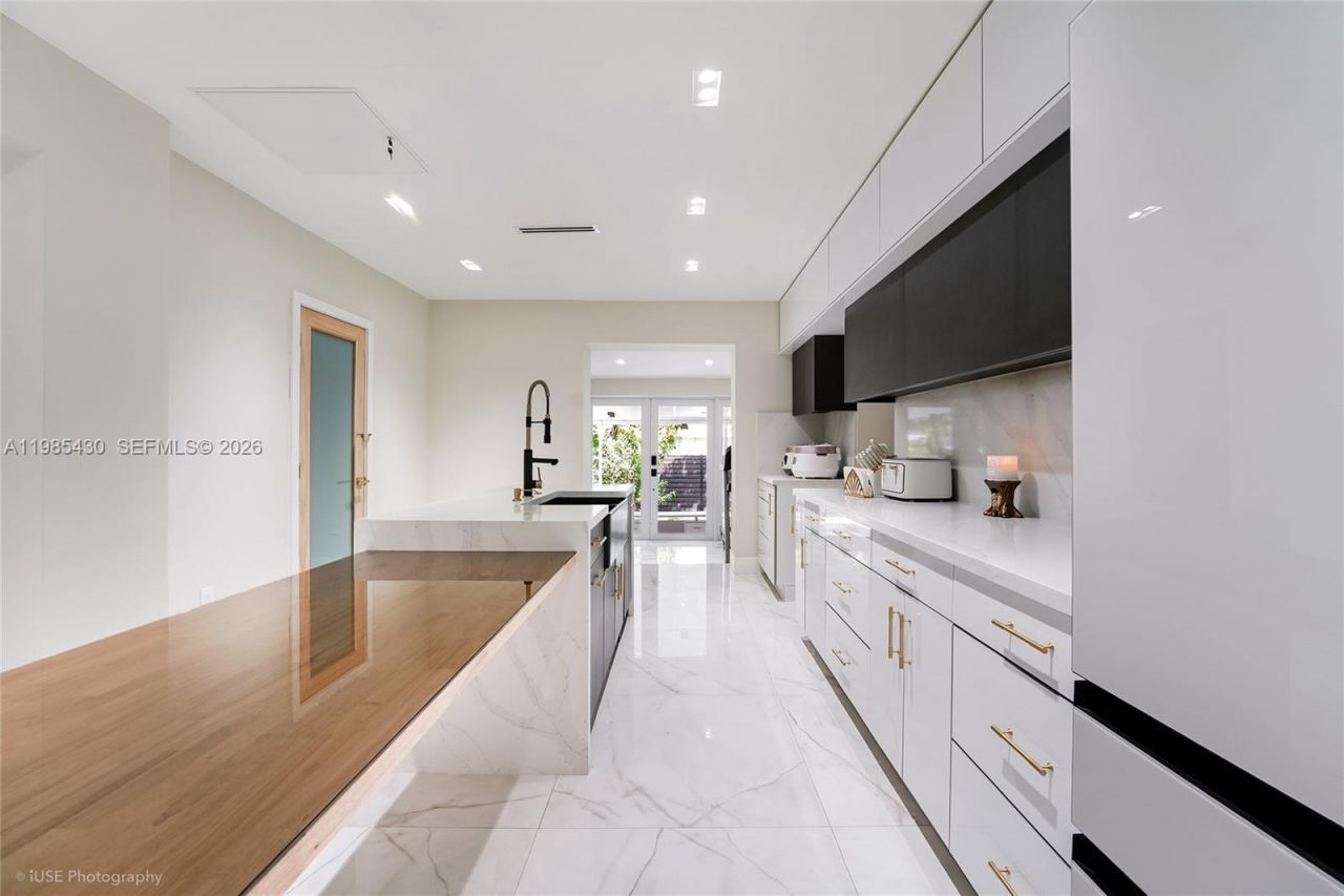 1851 NW 32nd Ave, Miami, FL 33125 Photo