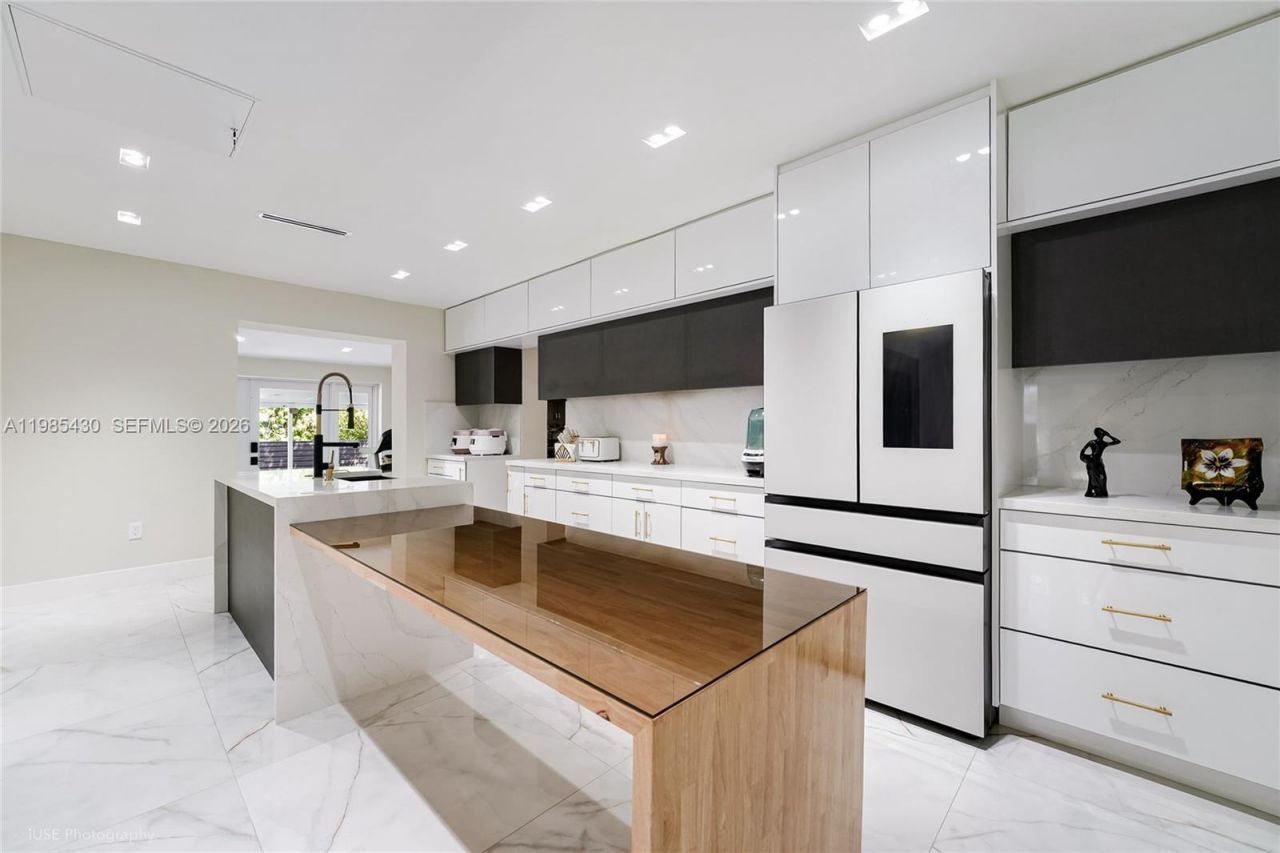 1851 NW 32nd Ave, Miami, FL 33125 Photo