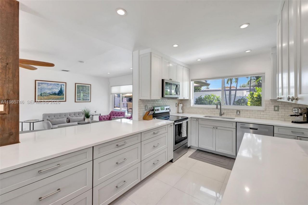 2506 NE 30th St , Fort Lauderdale, FL 33306 Photo