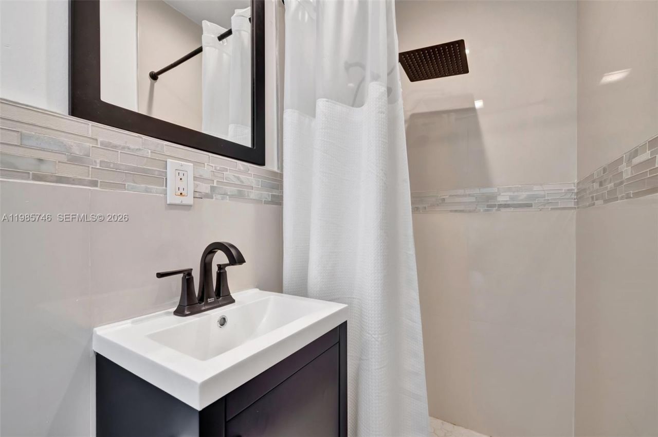 2506 NE 30th St , Fort Lauderdale, FL 33306 Photo