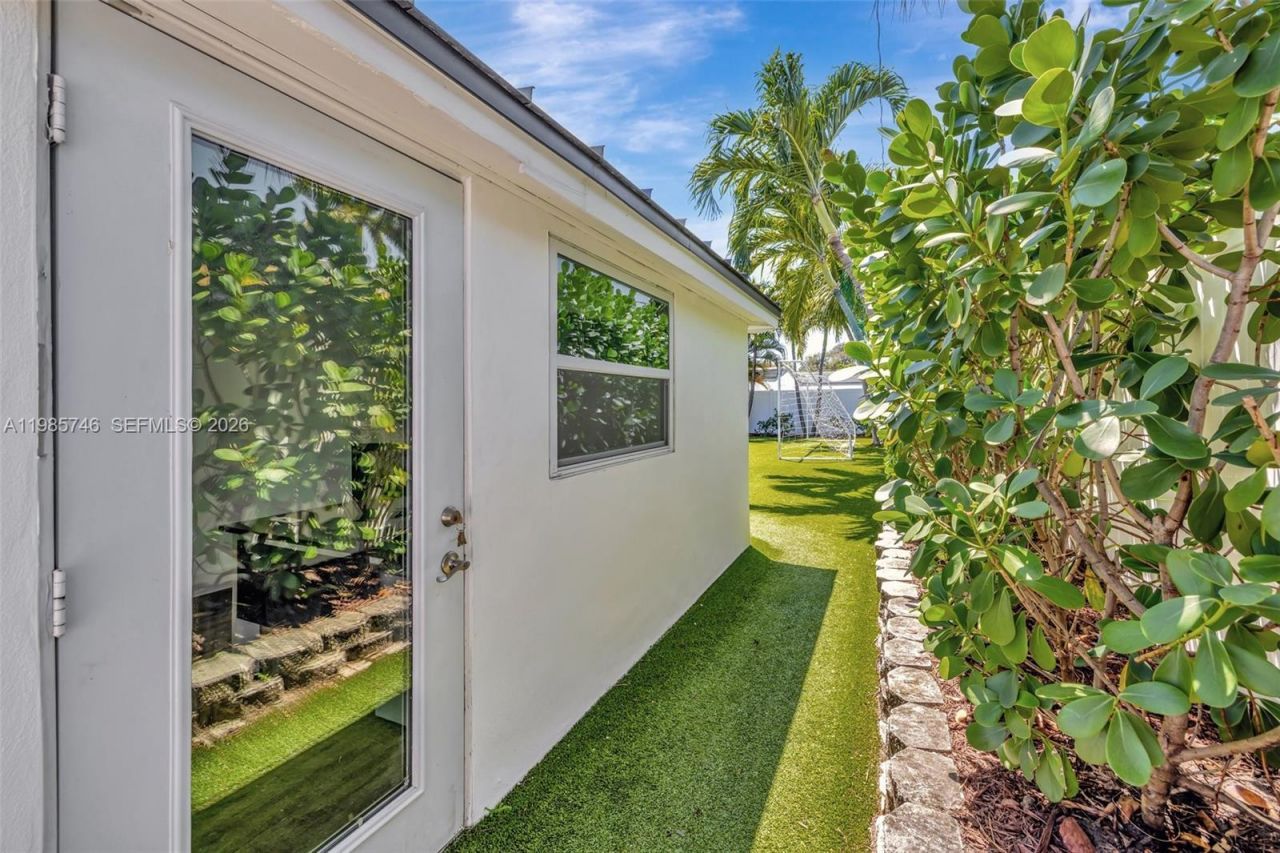 2506 NE 30th St , Fort Lauderdale, FL 33306 Photo