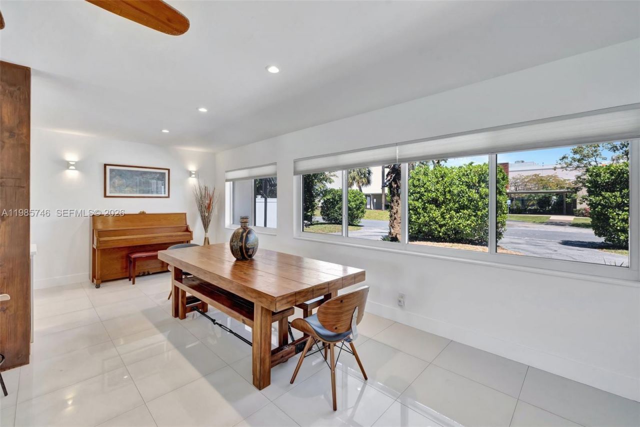 2506 NE 30th St , Fort Lauderdale, FL 33306 Photo