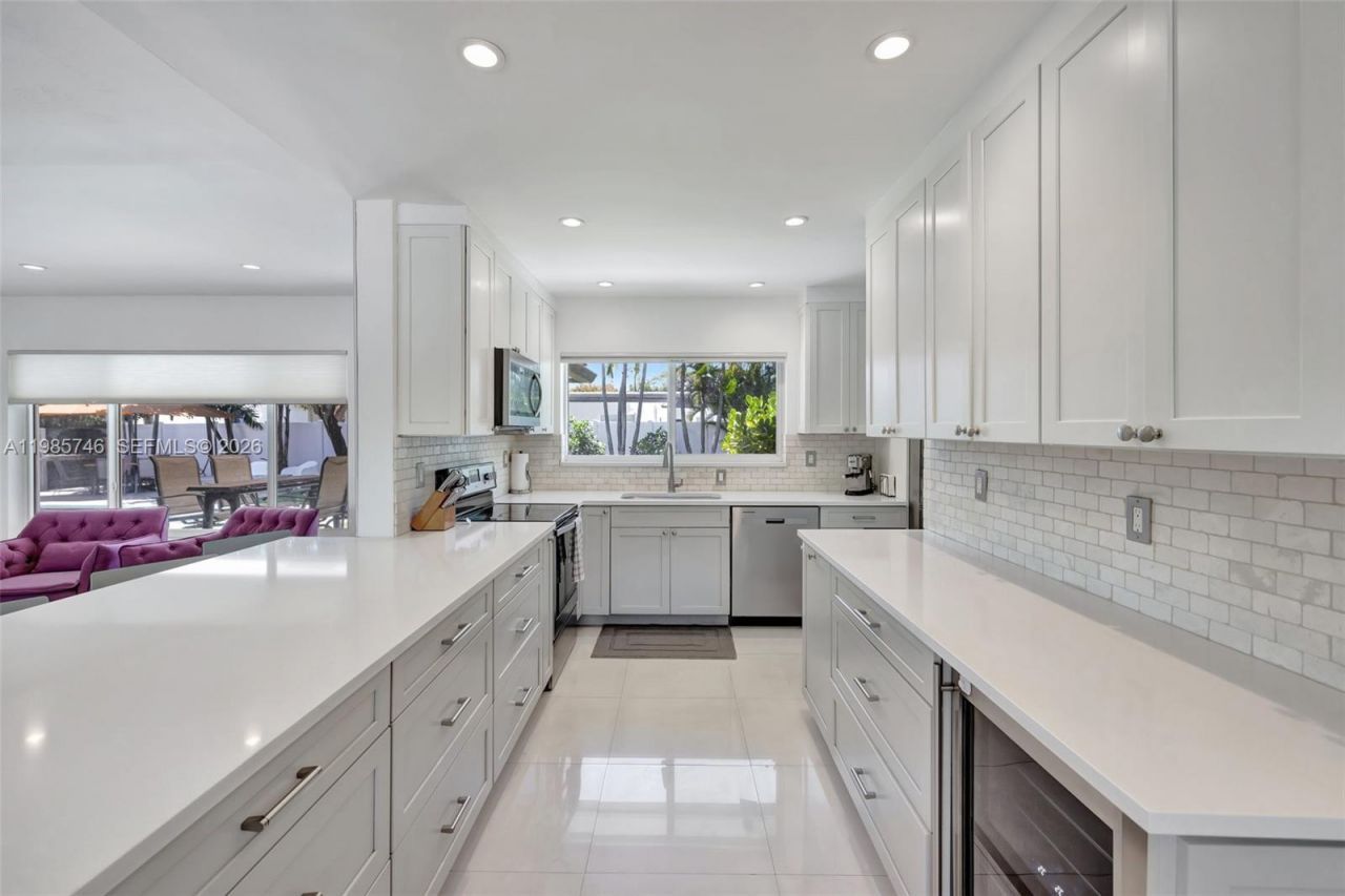 2506 NE 30th St , Fort Lauderdale, FL 33306 Photo