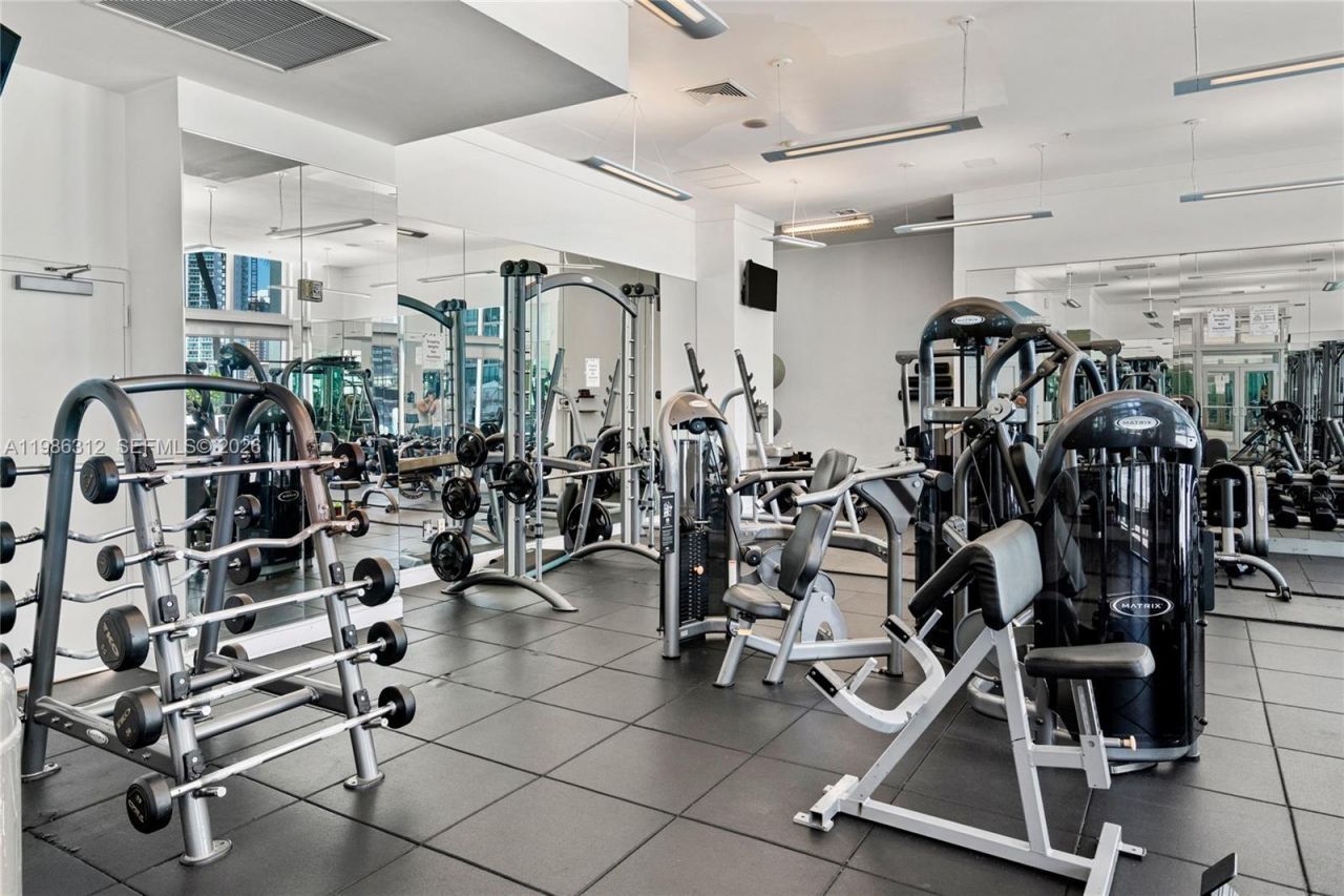 90 SW 3rd St, Unit 1406, Miami, FL 33130 Photo