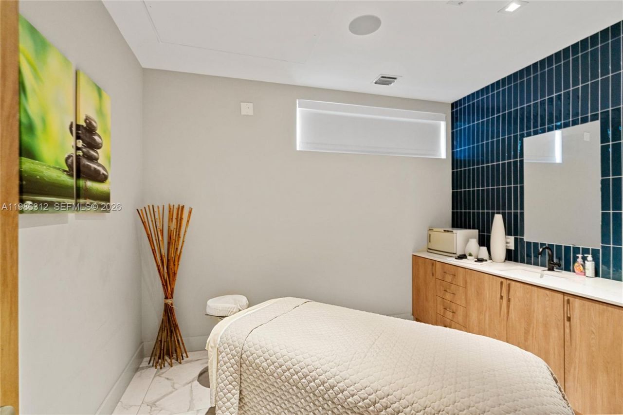 90 SW 3rd St, Unit 1406, Miami, FL 33130 Photo