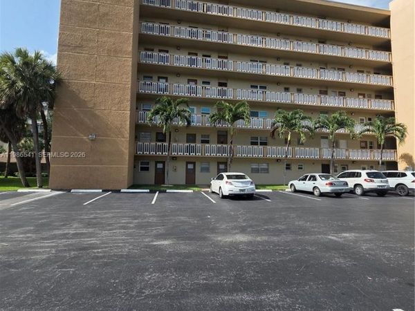 620 NE 12th Ave, Unit 101, Hallandale Beach, FL 33009