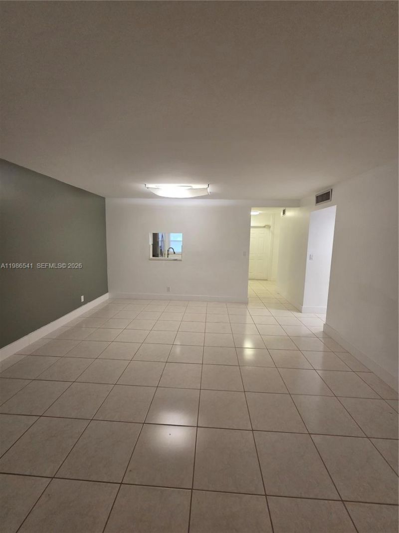 620 NE 12th Ave, Unit 101, Hallandale Beach, FL 33009 Photo