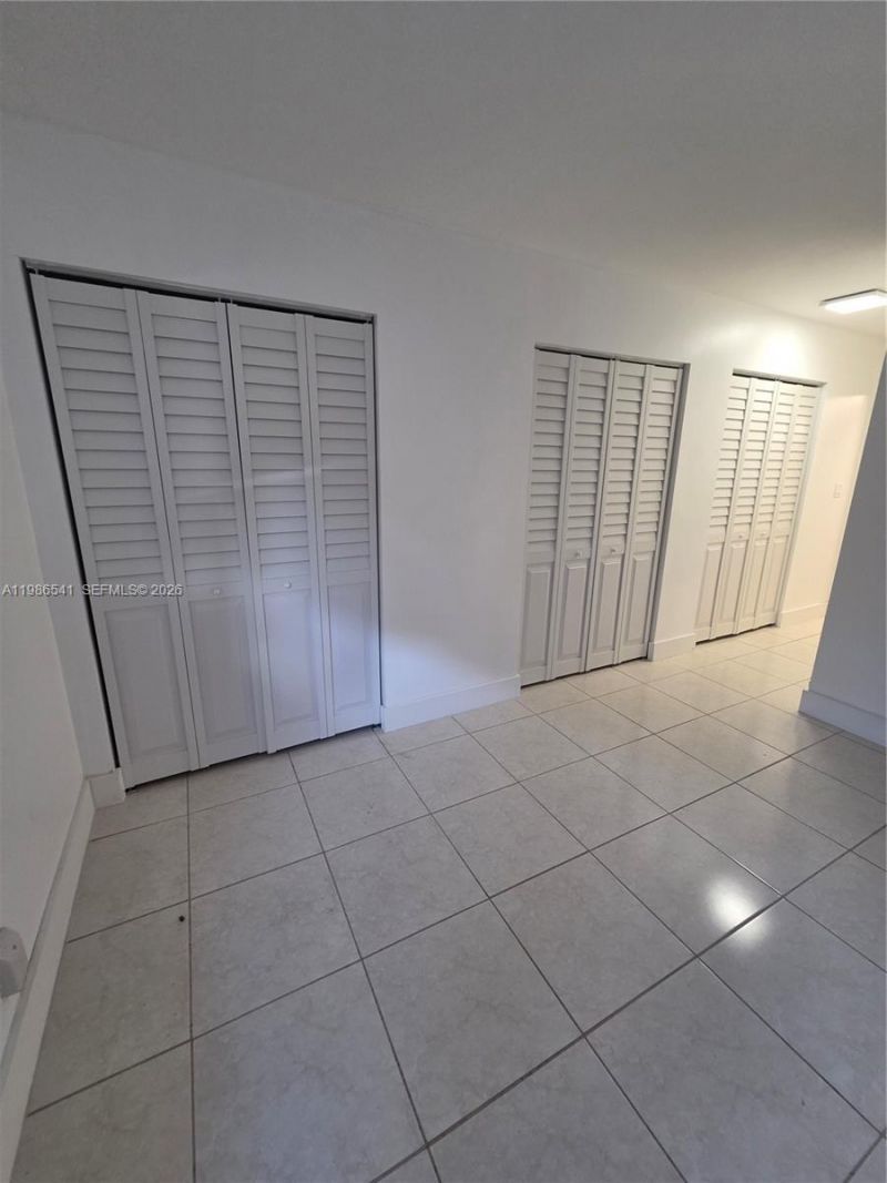 620 NE 12th Ave, Unit 101, Hallandale Beach, FL 33009 Photo