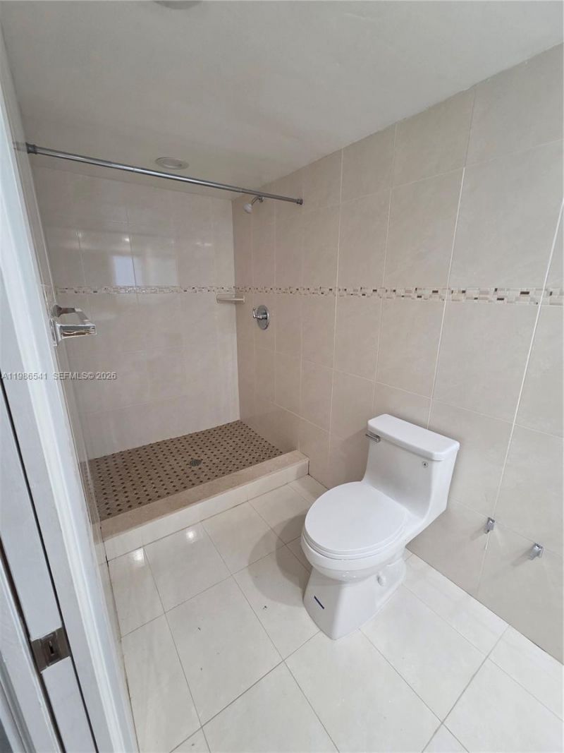 620 NE 12th Ave, Unit 101, Hallandale Beach, FL 33009 Photo