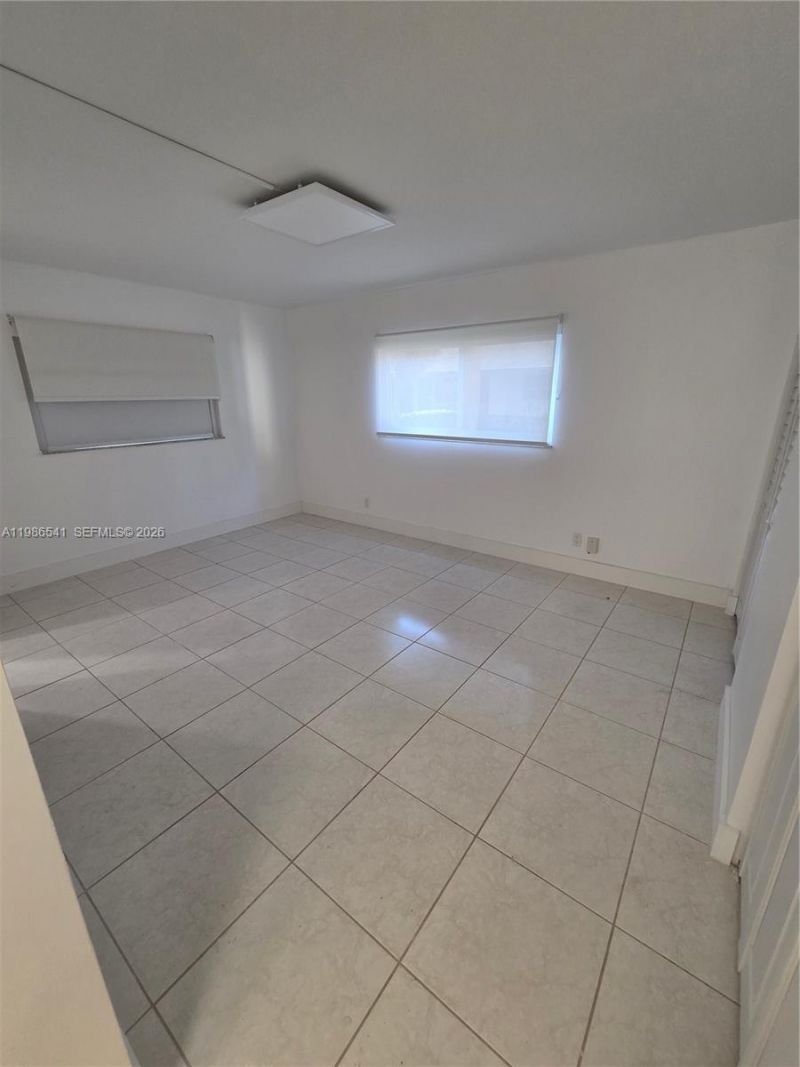620 NE 12th Ave, Unit 101, Hallandale Beach, FL 33009 Photo