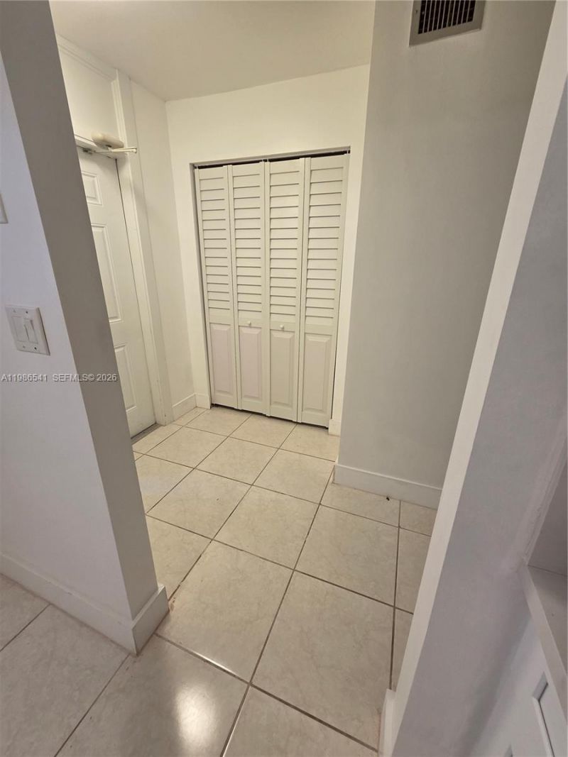 620 NE 12th Ave, Unit 101, Hallandale Beach, FL 33009 Photo