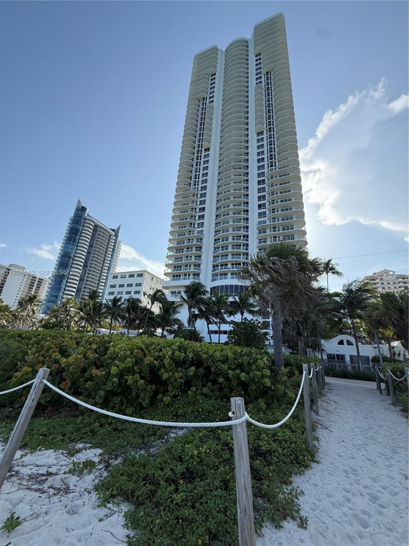 6365 Collins Ave , Unit 904, Miami Beach, FL 33141 Photo