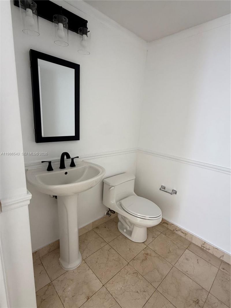 6365 Collins Ave , Unit 904, Miami Beach, FL 33141 Photo