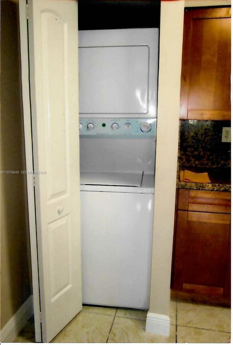 1800 SW 25th St , Unit 2109, Miami, FL 33133 Photo