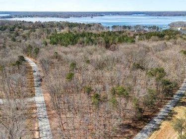 LUCKS RD AND LAKE FOREST , BUMPASS, VA 23024