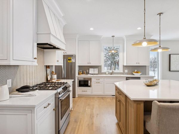 599 Harbor Court , Shoreview, MN 55126