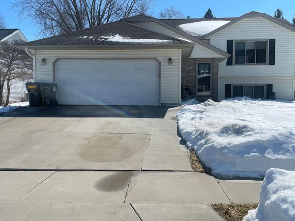 1302 36th Street SW, Rochester, MN 55902