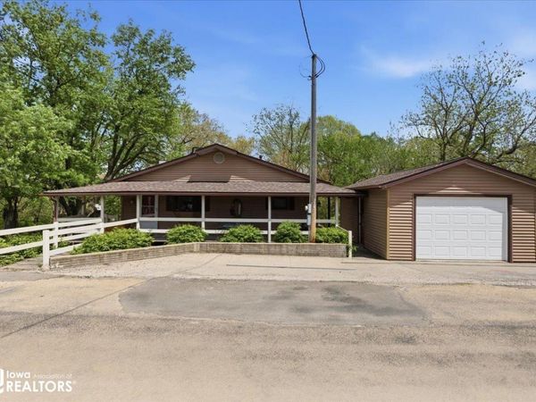 1275 Holiday Lane, Unit 1, Brooklyn, IA 52211
