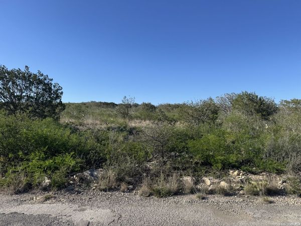 3340 CR 429, Uvalde, TX 78801