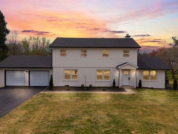 1135 Cedarwood Way , Bowling Green, KY 42104