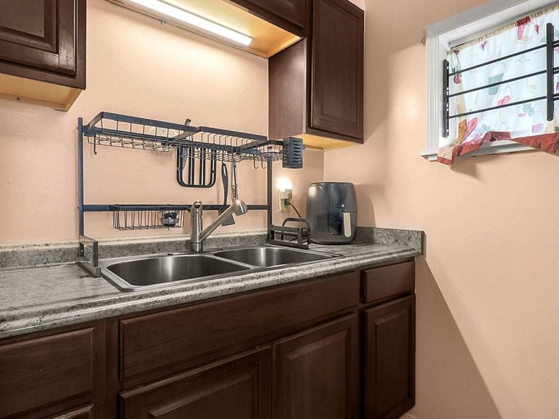 2393 Ray Street, Columbus, OH 43204 Photo 9