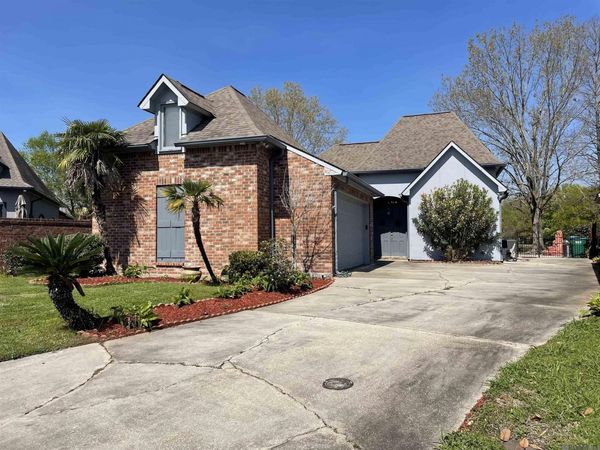 6460 Patio Ct, Gonzales, LA 70737